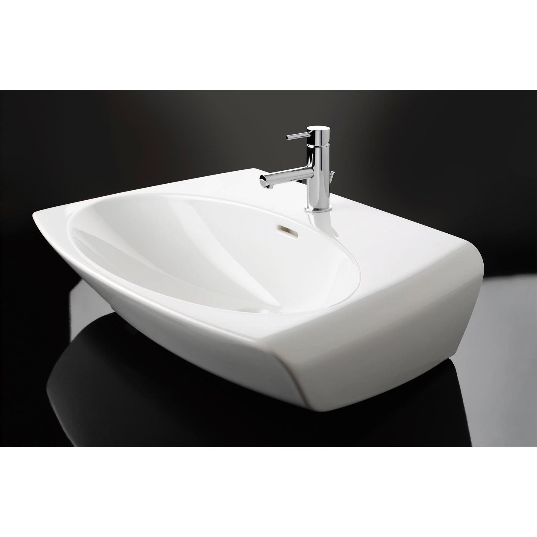 WALL-MOUNTED SINK WITH TAP HOLE AND OVERFLOW.